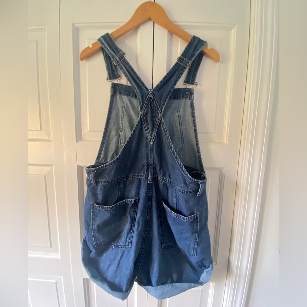 FREE PEOPLE • WE THE FREE •Denim ziggy Shortalls• SIZE Medium - Picture 3 of 7